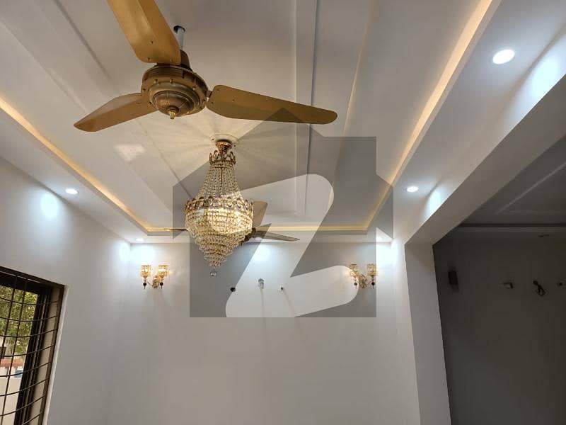 بحریہ آرچرڈ فیز 1 بحریہ آرچرڈ لاہور میں 3 کمروں کا 5 مرلہ مکان 1.3 کروڑ میں برائے فروخت۔