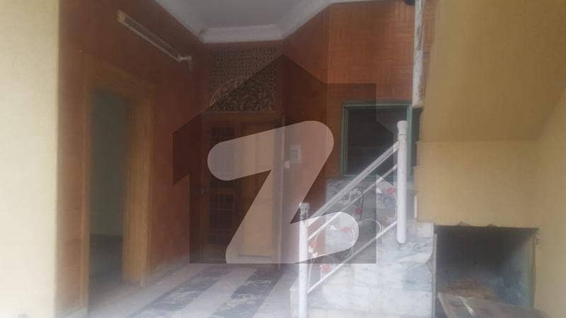 شلے ویلی راولپنڈی میں 5 کمروں کا 5 مرلہ مکان 40 ہزار میں کرایہ پر دستیاب ہے۔