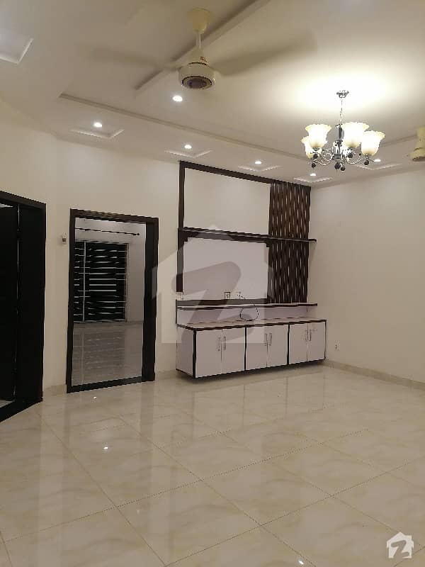 10 Marla Upper Portion Available For Rent In Bahria Town Lahore