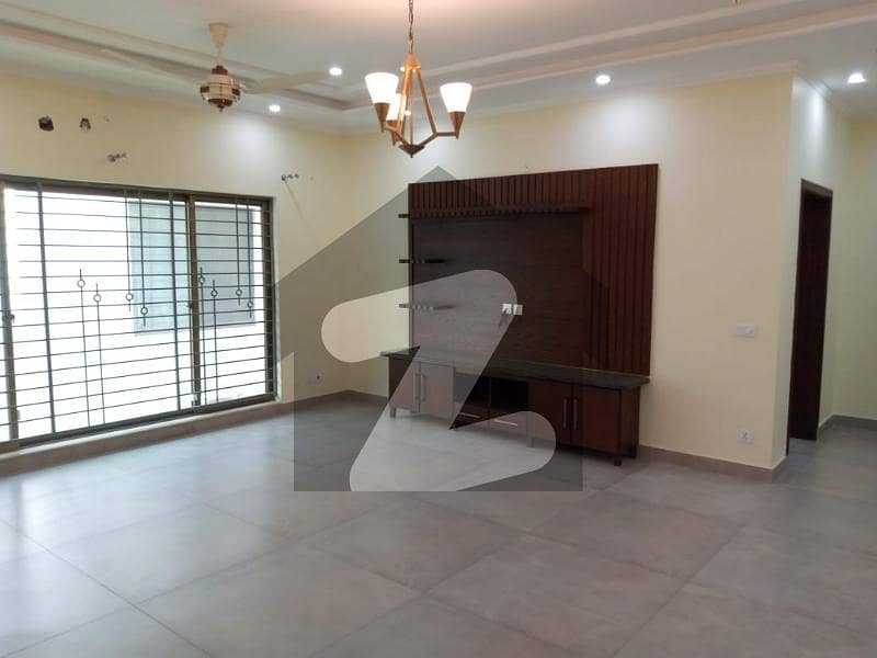 1 Kanal House For Sale In Nishtar Block Bahria town Lahore