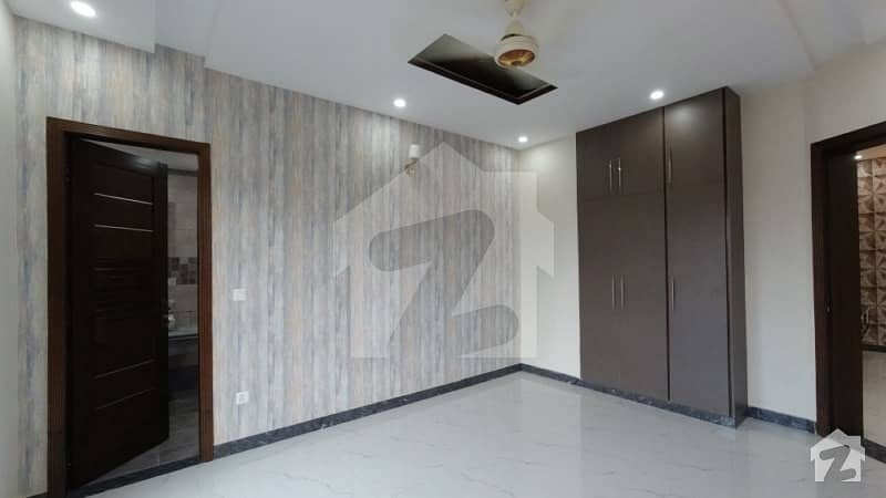 Upper Portion Sized 16 Marla In Bahria Town