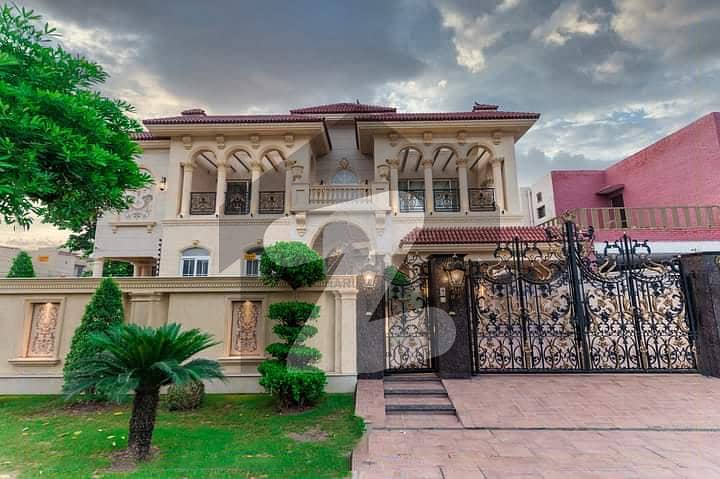 ڈی ایچ اے فیز 7 ڈیفنس (ڈی ایچ اے) لاہور میں 5 کمروں کا 1 کنال مکان 4.95 کروڑ میں برائے فروخت۔