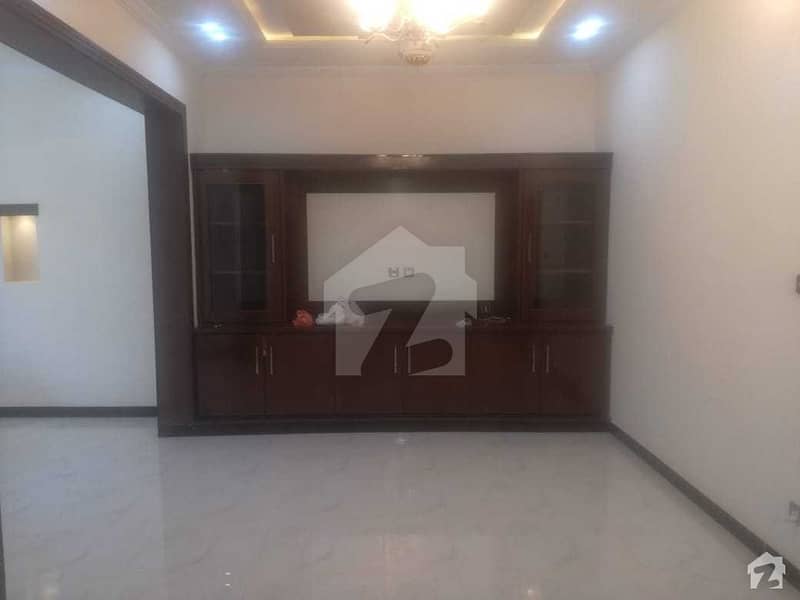 Centrally Located Upper Portion Available In Bahria Enclave - Sector B2 For Rent