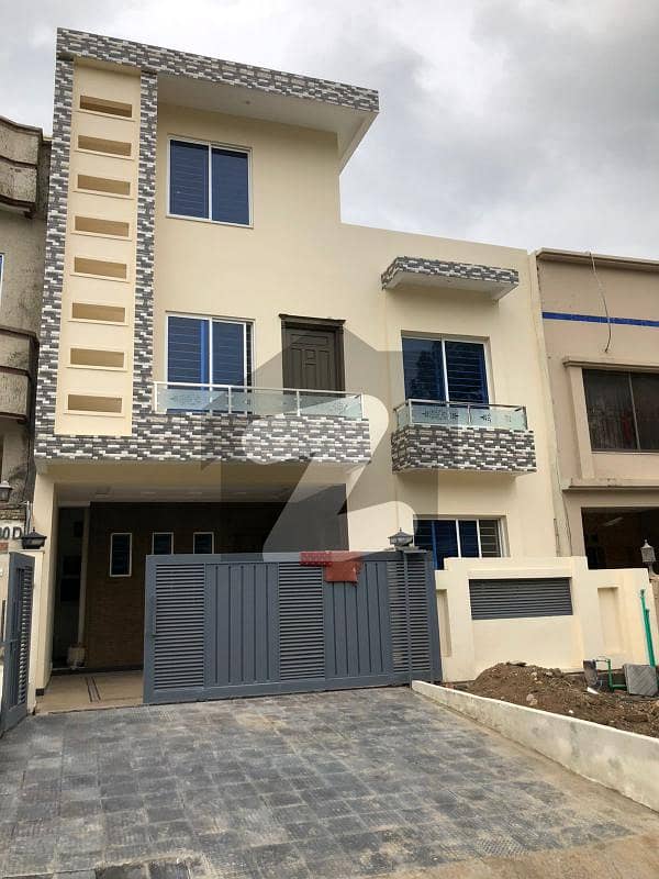 G 10 2 30x60 Brand New With Extra Land House For Sale