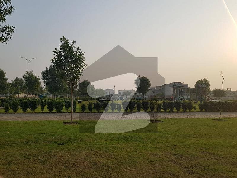 لیک سٹی ۔ سیکٹر ایم ۔ 3 ایکسٹینشن لیک سٹی رائیونڈ روڈ لاہور میں 10 مرلہ رہائشی پلاٹ 1.38 کروڑ میں برائے فروخت۔
