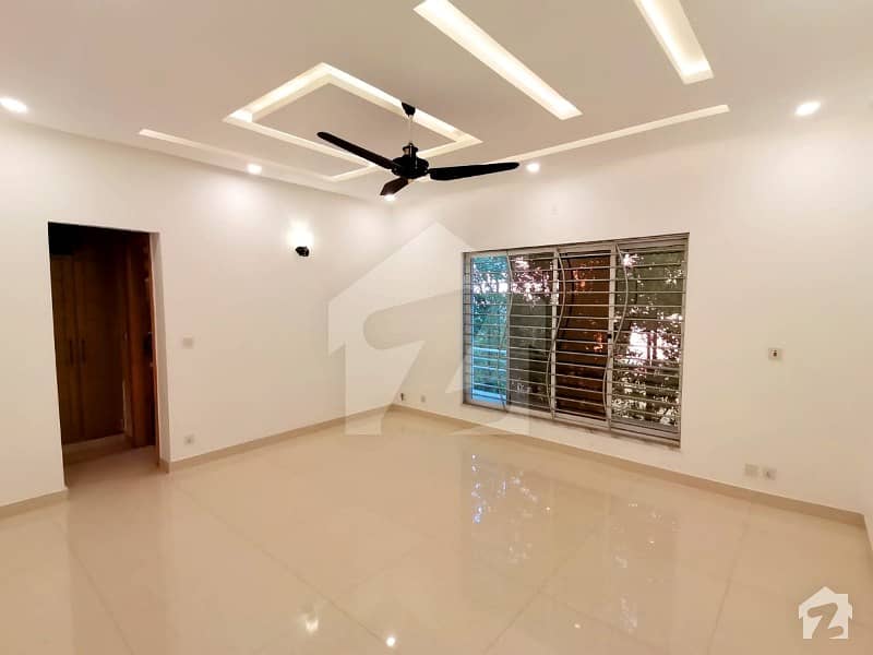 15 Marla Ground Corner Portion For Rent In Sector A