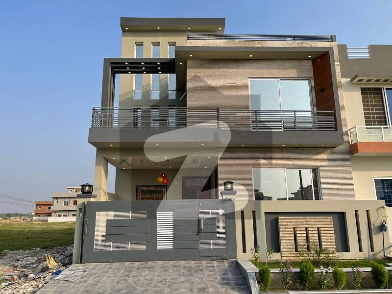 Beautiful 30x60 House For Sale In Faisal Town