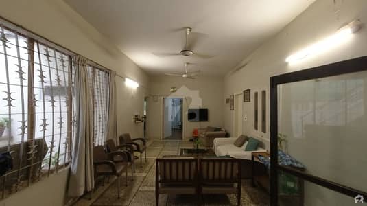 نارتھ ناظم آباد ۔ بلاک ایچ نارتھ ناظم آباد کراچی میں 6 کمروں کا 10 مرلہ مکان 5.9 کروڑ میں برائے فروخت۔