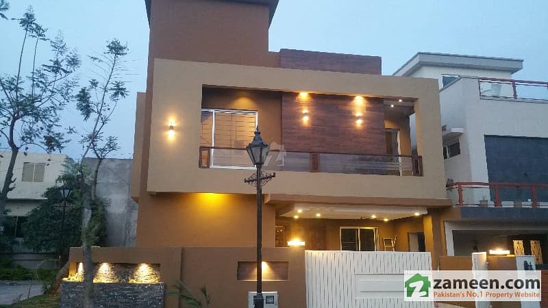 Corner 11 Marla Double Story House Available For Sale In Bahria Town Near Media Pwd