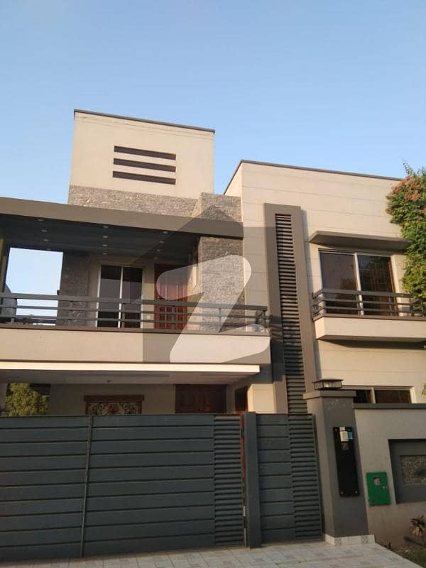 10 Marla Fully House Available For Rent In Bahria Town