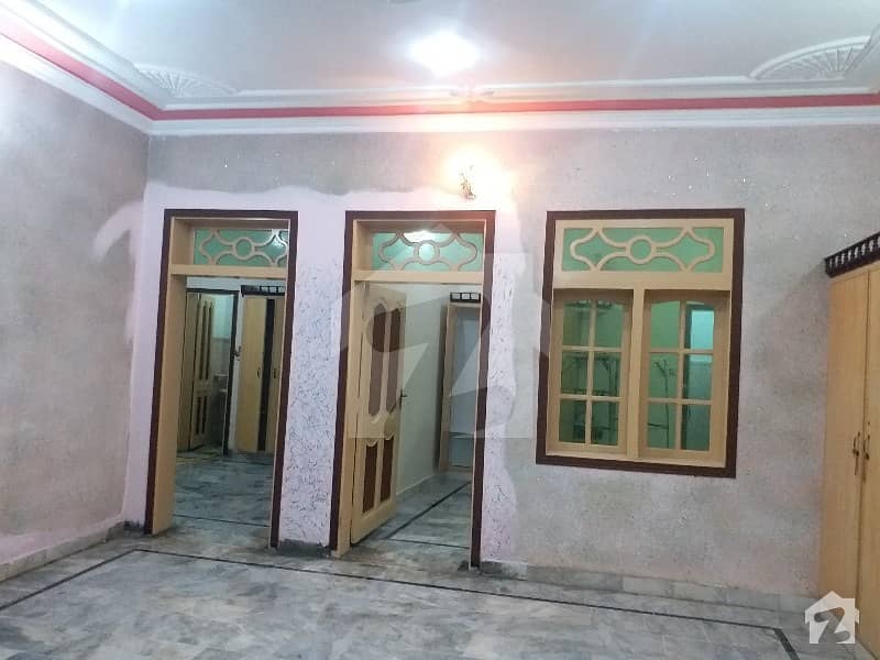 ورسک روڈ پشاور میں 3 کمروں کا 5 مرلہ بالائی پورشن 20 ہزار میں کرایہ پر دستیاب ہے۔