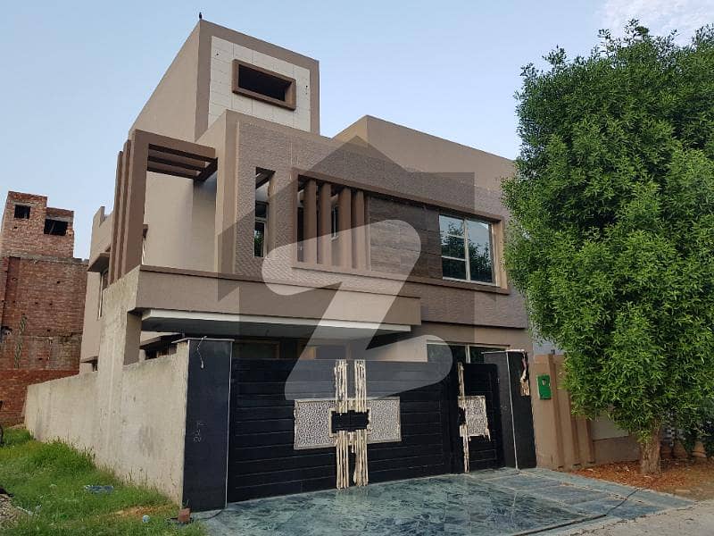 House Sized 2250 Square Feet Is Available For Sale In Bahria Orchard