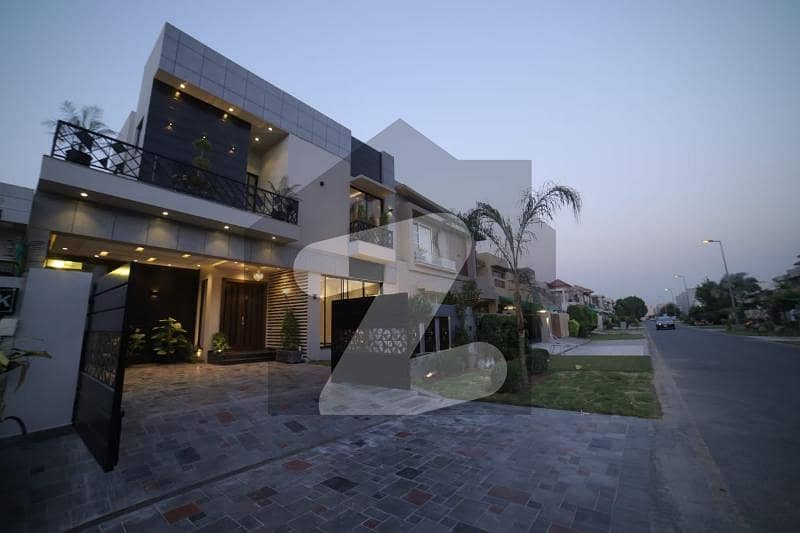 1 Kanal Luxury House Available For Rent