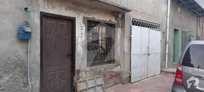 لاہور ۔ شیخوپورہ ۔ فیصل آباد روڈ فیصل آباد میں 4 کمروں کا 3 مرلہ مکان 32 لاکھ میں برائے فروخت۔