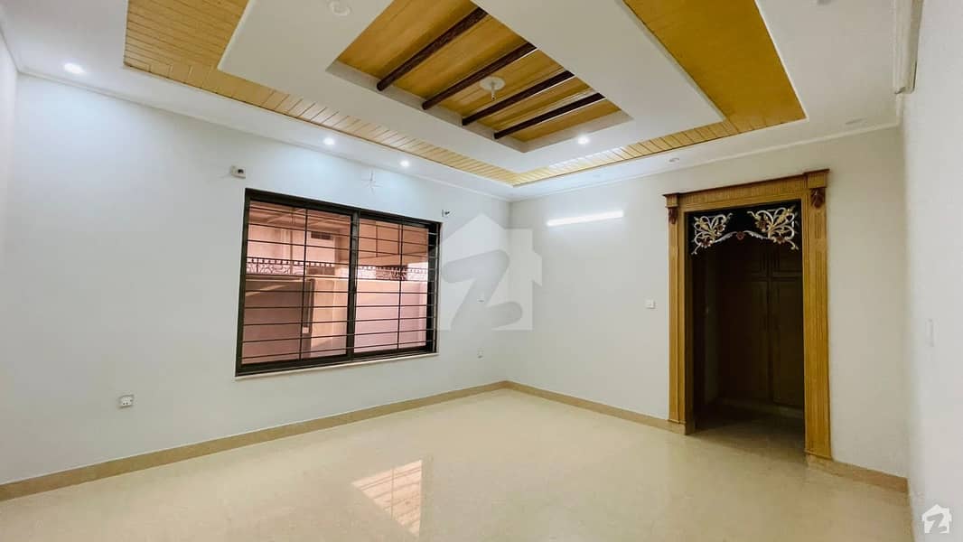 Perfect 1 Kanal House In Hayatabad For Sale