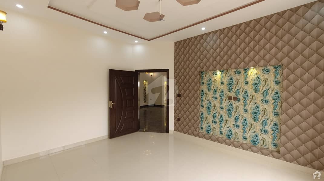 Unoccupied Lower Portion Of 1 Kanal Is Available For Rent In EME Society - Block H