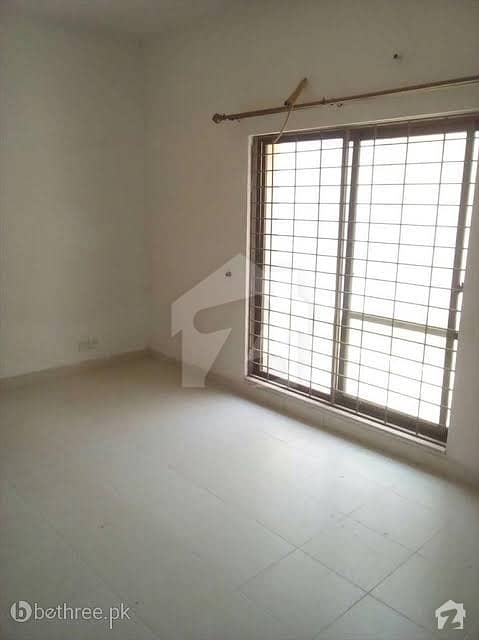 Excellent Furnished Room In Tauheed Commercial Dha