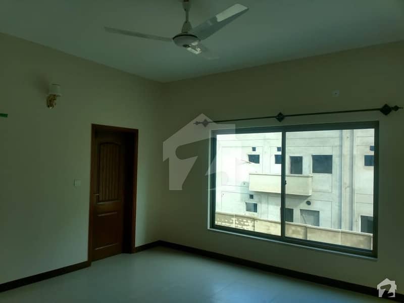 عسکری 5 ۔ سیکٹر جے عسکری 5 ملیر کنٹونمنٹ کینٹ کراچی میں 5 کمروں کا 15 مرلہ مکان 5.8 کروڑ میں برائے فروخت۔