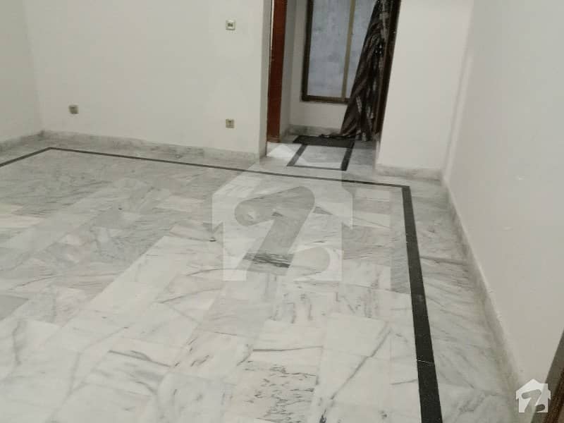 ای ۔ 11/1 ای ۔ 11 اسلام آباد میں 2 کمروں کا 1 کنال زیریں پورشن 65 ہزار میں کرایہ پر دستیاب ہے۔ ای ۔ 11/1 ای ۔ 11 اسلام آباد میں 2 کمروں کا 1 کنال زیریں پورشن 65 ہزار میں کرایہ پر دستیاب ہے۔