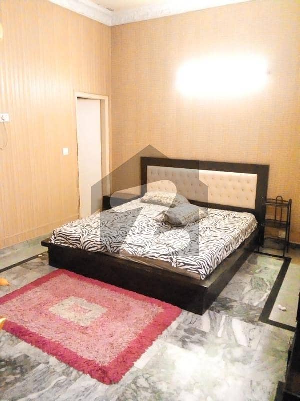 ماڈل ٹاؤن ۔ بلاک اے ماڈل ٹاؤن لاہور میں 1 کمرے کا 1 کنال کمرہ 32 ہزار میں کرایہ پر دستیاب ہے۔