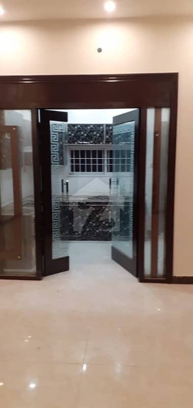 اسٹیٹ لائف ہاؤسنگ سوسائٹی لاہور میں 4 کمروں کا 9 مرلہ مکان 2.3 کروڑ میں برائے فروخت۔