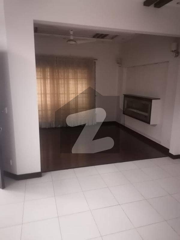 ڈی ایچ اے فیز 5 - بلاک ای فیز 5 ڈیفنس (ڈی ایچ اے) لاہور میں 3 کمروں کا 1 کنال زیریں پورشن 1 لاکھ میں کرایہ پر دستیاب ہے۔ ڈی ایچ اے فیز 5 - بلاک ای فیز 5 ڈیفنس (ڈی ایچ اے) لاہور میں 3 کمروں کا 1 کنال زیریں پورشن 1 لاکھ میں کرایہ پر دستیاب ہے۔