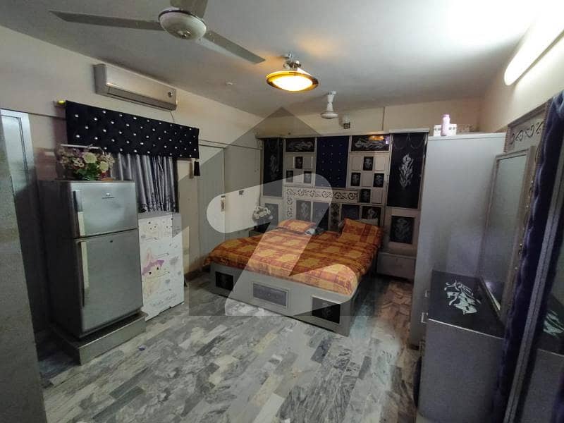 Flat Of 1300 Square Feet In Gulshan-e-Iqbal Town Is Available