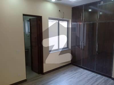 دیگر بینکرز کوآپریٹو ہاؤسنگ سوسائٹی لاہور میں 4 کمروں کا 6 مرلہ مکان 1.75 کروڑ میں برائے فروخت۔