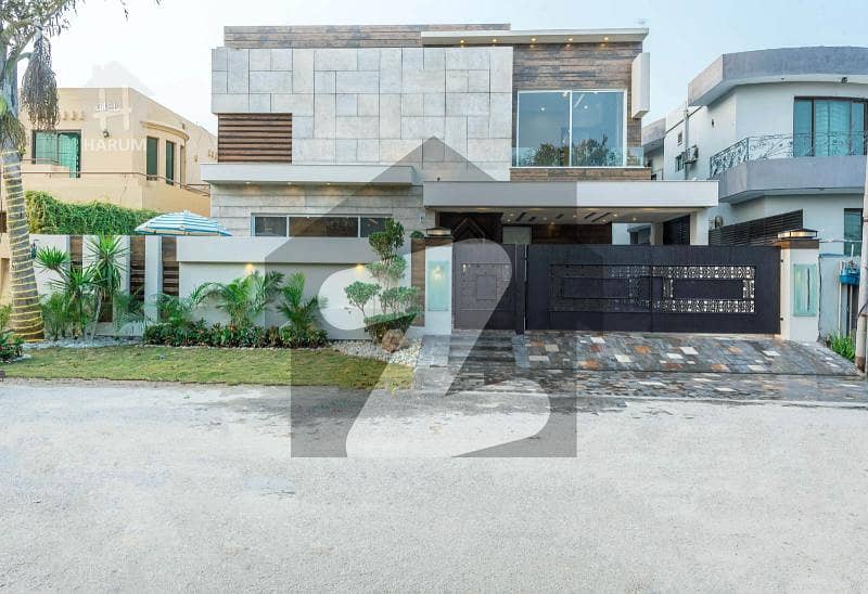 Most Beautiful 1 Kanal Stylish Villa Came For Sale In Phase 6