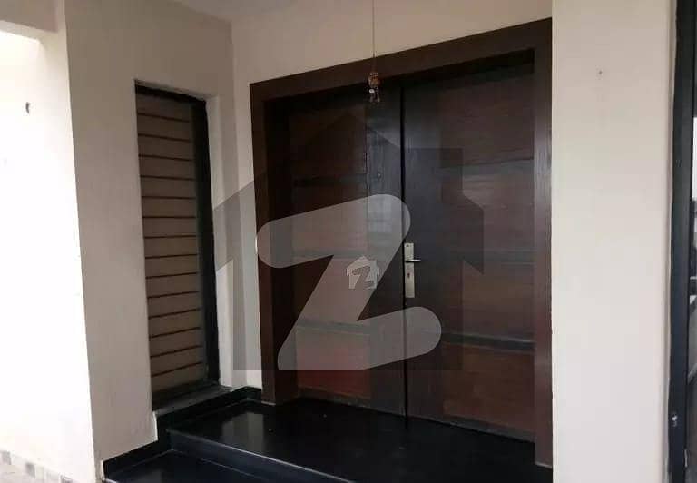 ڈی ایچ اے فیز 8 - بلاک جے ڈی ایچ اے فیز 8 ڈیفنس (ڈی ایچ اے) لاہور میں 8 کمروں کا 2 کنال مکان 9 کروڑ میں برائے فروخت۔