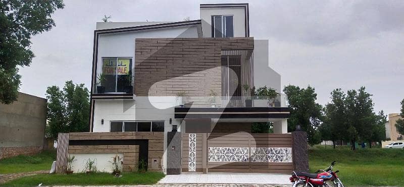 Luxurious Designer 10 Marla Brand New House For Sale In Bahria Town Lahore