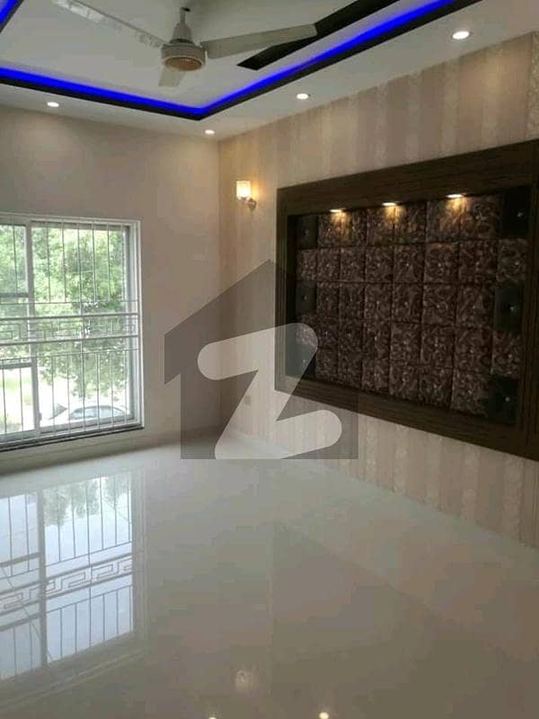 10 Marla Slightly Used Bungalow For Sale In Bahria Town - Sector E