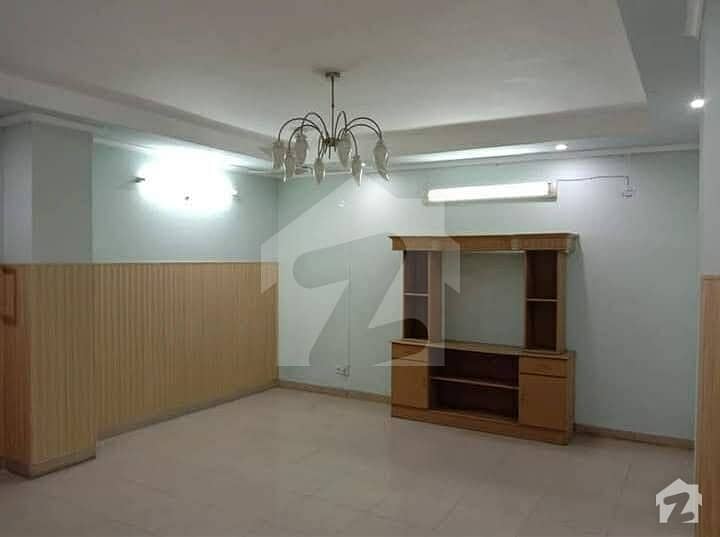 Stunning 1200 Square Feet Flat In Bhimber Road Available