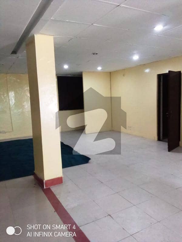 1 Kanal Independent Commercial Ground Floor Portion For Corporate Office Gulberg