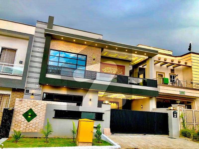 Gorgeous Designer Villa At Top Hill Land