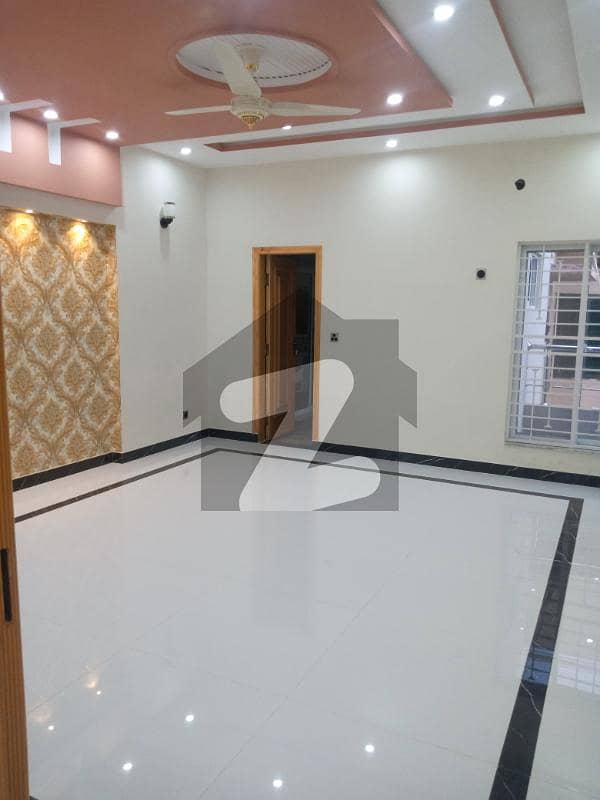 ڈی ایچ اے 11 رہبر لاہور میں 3 کمروں کا 5 مرلہ مکان 1.6 کروڑ میں برائے فروخت۔