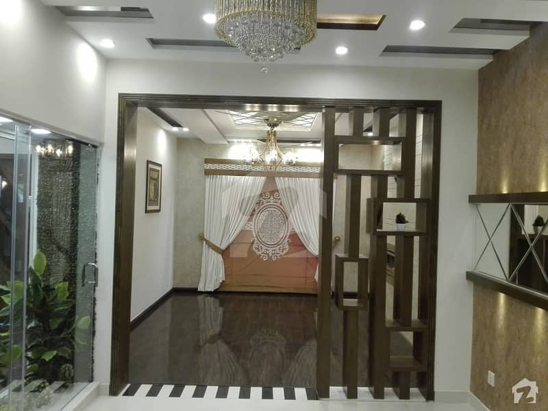 نواب ٹاؤن - بلاک ای نواب ٹاؤن لاہور میں 4 کمروں کا 8 مرلہ مکان 1.75 کروڑ میں برائے فروخت۔
