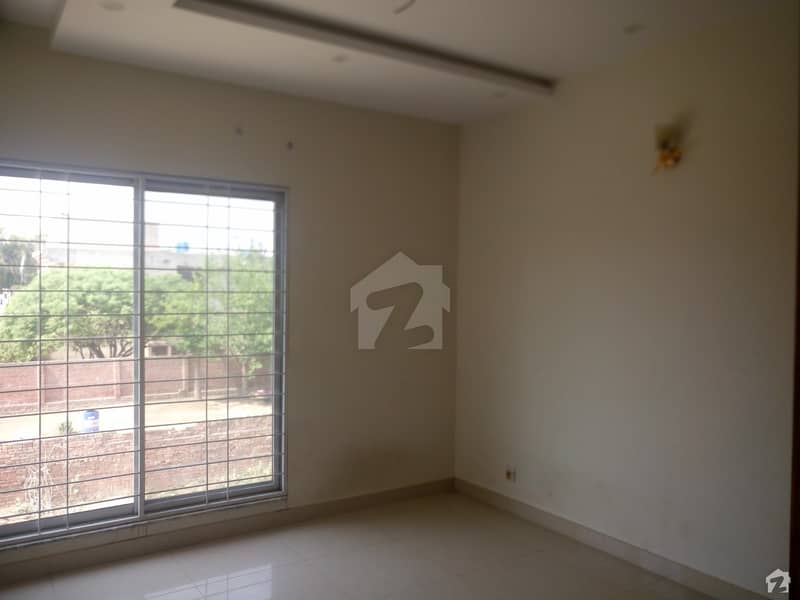 Reserve A Centrally Located House In Cantt