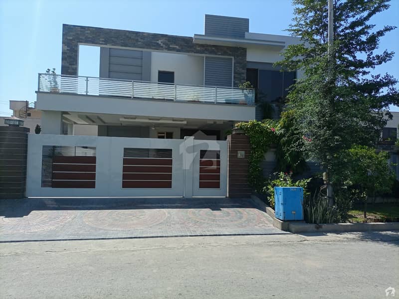 1 Kanal House In DC Colony For Sale