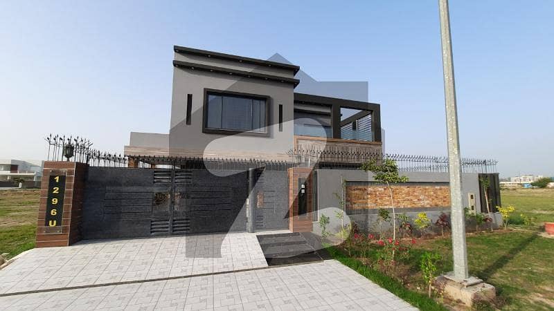 1 Kanal Brand New Antique House Available for Sale