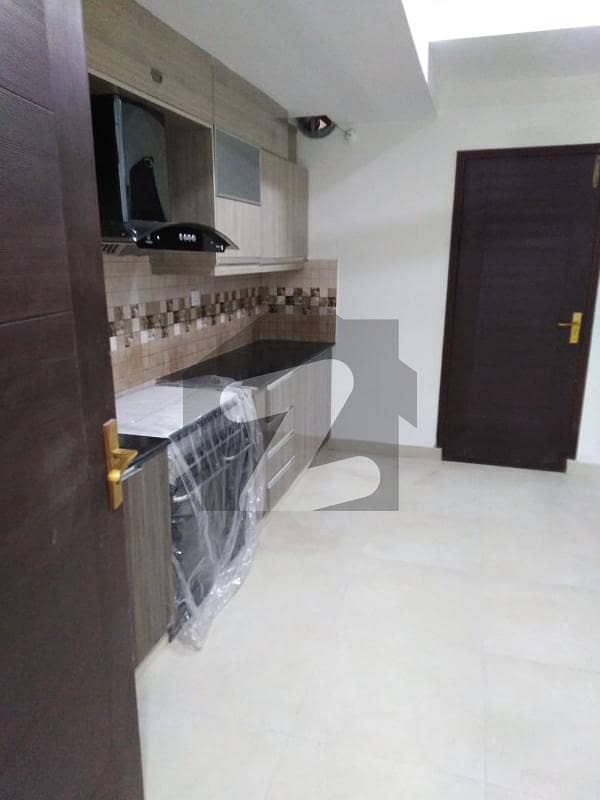 10 MARLA 3 BED ROOM APARTMENT FOR SALE BRAND NEW