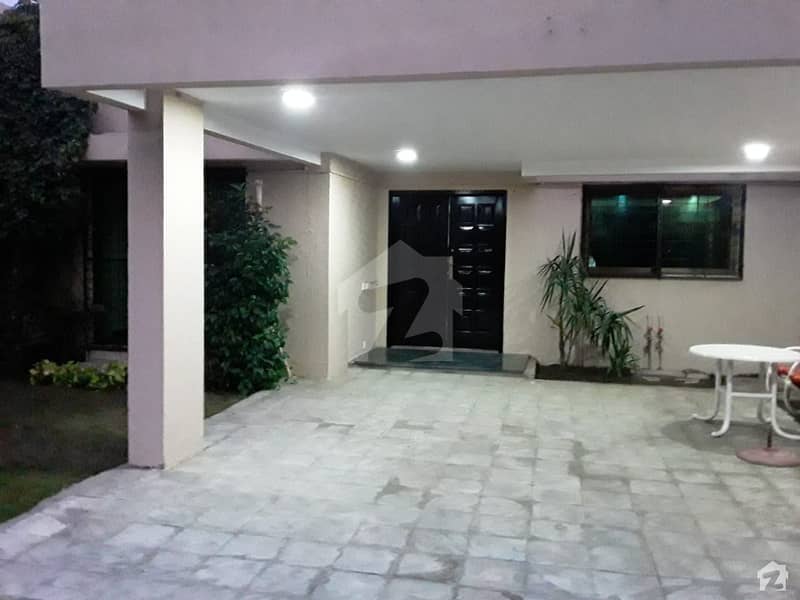 1 Kanal House Situated In Cantt For Rent