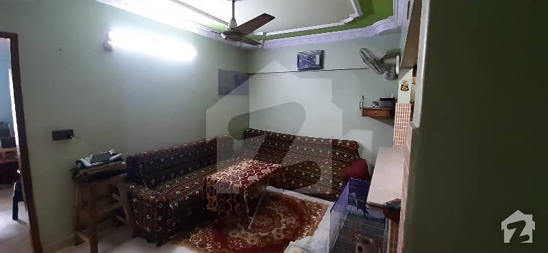 گلشن امین کراچی میں 4 کمروں کا 4 مرلہ فلیٹ 65 لاکھ میں برائے فروخت۔