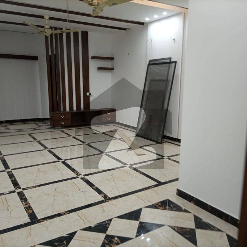 اسٹیٹ لائف ہاؤسنگ سوسائٹی لاہور میں 5 کمروں کا 12 مرلہ مکان 3.9 کروڑ میں برائے فروخت۔