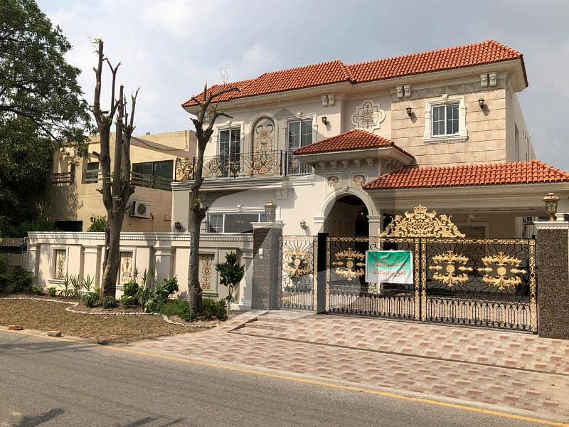 01kanal brand new galleria designee upper portion for rent facing park in dha phase 2