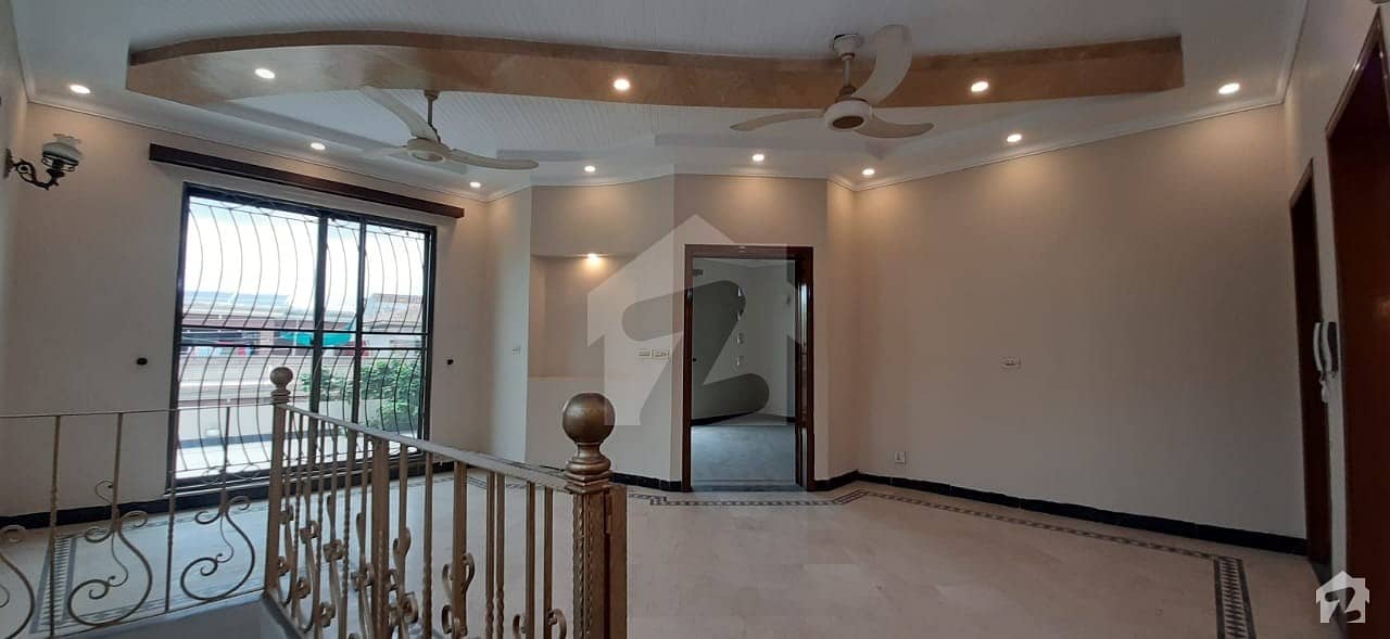 Fairly-priced 1 Kanal House Available In Lahore