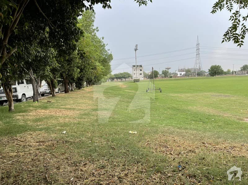 نشیمنِ اقبال فیز 1 نشیمنِ اقبال لاہور میں 11 مرلہ رہائشی پلاٹ 1.5 کروڑ میں برائے فروخت۔