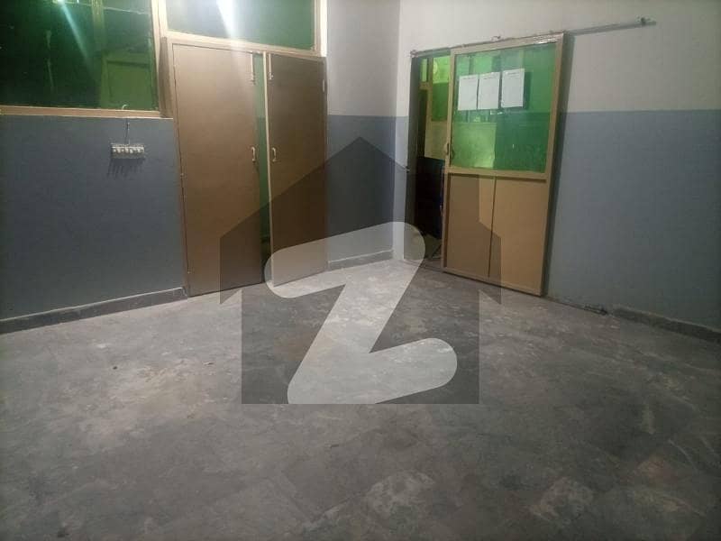 یتیم خانہ چوک ملتان روڈ لاہور میں 8 کمروں کا 10 مرلہ عمارت 1.2 لاکھ میں کرایہ پر دستیاب ہے۔