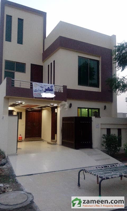 5 marla brand new  beautiful house in bahria town lahore