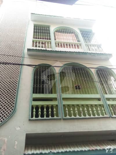 محمودآباد نمبر 5 محمود آباد کراچی میں 6 کمروں کا 3 مرلہ مکان 1.3 کروڑ میں برائے فروخت۔